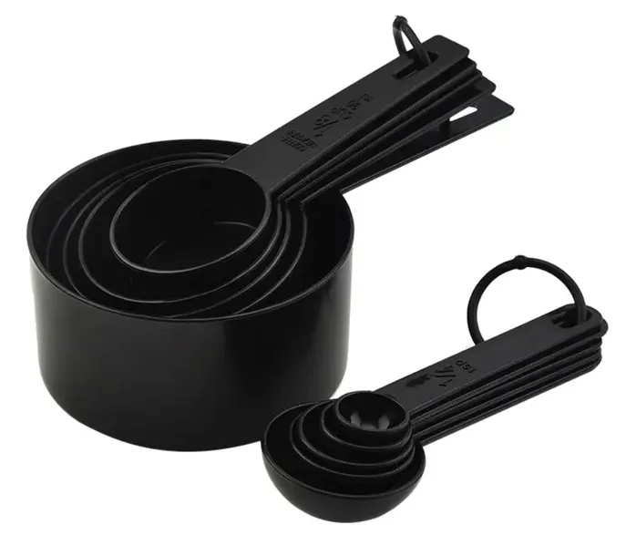 miarka-kuchenna-czarny-material-tworzywo-sztuczne