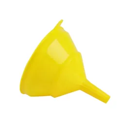 lejek-plastikowy-do-napelniania-przesypywania-produktow-8-cm-zolty-9240