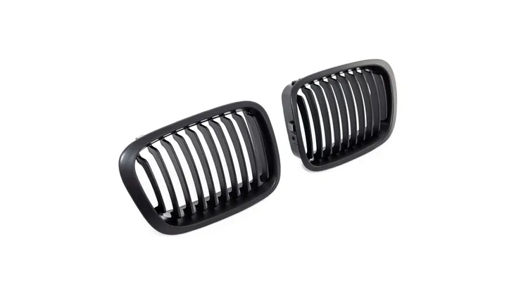 grill-bmw-3-e46-compact-pojedyncze-zeberka-matt-black-stan-nowy-numer-katalogowy-producenta-am-gribm0233