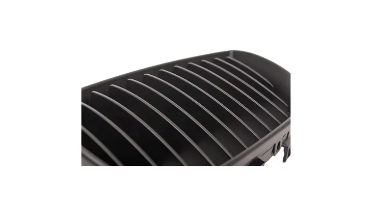 grill-bmw-1-e81-e82-e87-e88-pojedyncze-zeberka-matt-black-stan-nowy-numer-katalogowy-producenta-am-gribm0155