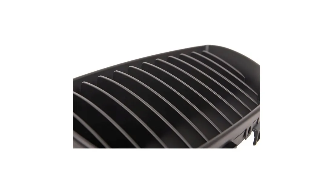 grill-bmw-1-e81-e82-e87-e88-pojedyncze-zeberka-matt-black