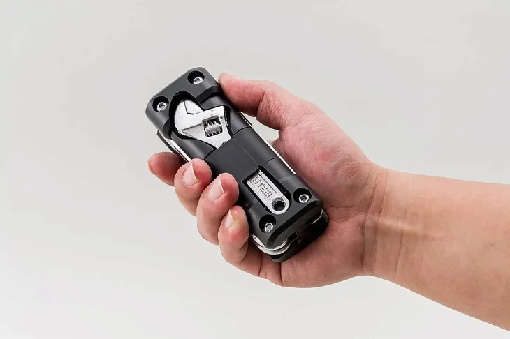 zestaw-narzedzi-naprawczy-13in1-multitool-prezent-liczba-dodatkowych-narzedzi-13
