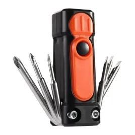 zestaw-kierowcy-latarka-narzedzia-klucze-prezent