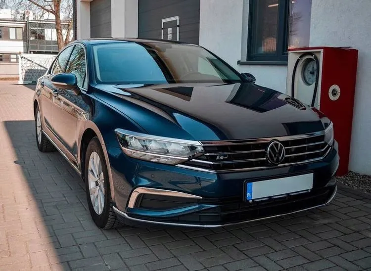 ramki-halogenow-vw-passat-b8-2019