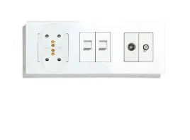 gniazdko-elektryczne-szklane-potrojne-tv-internet