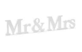 drewniany-napis-mrandmrs-bialy-na-stol-slubny-dekoracja