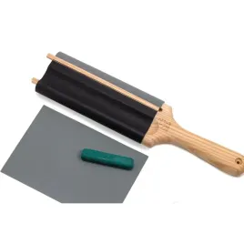 dwustronna-ostrzalka-profilowana-z-pasta-polerska-beaver-craft