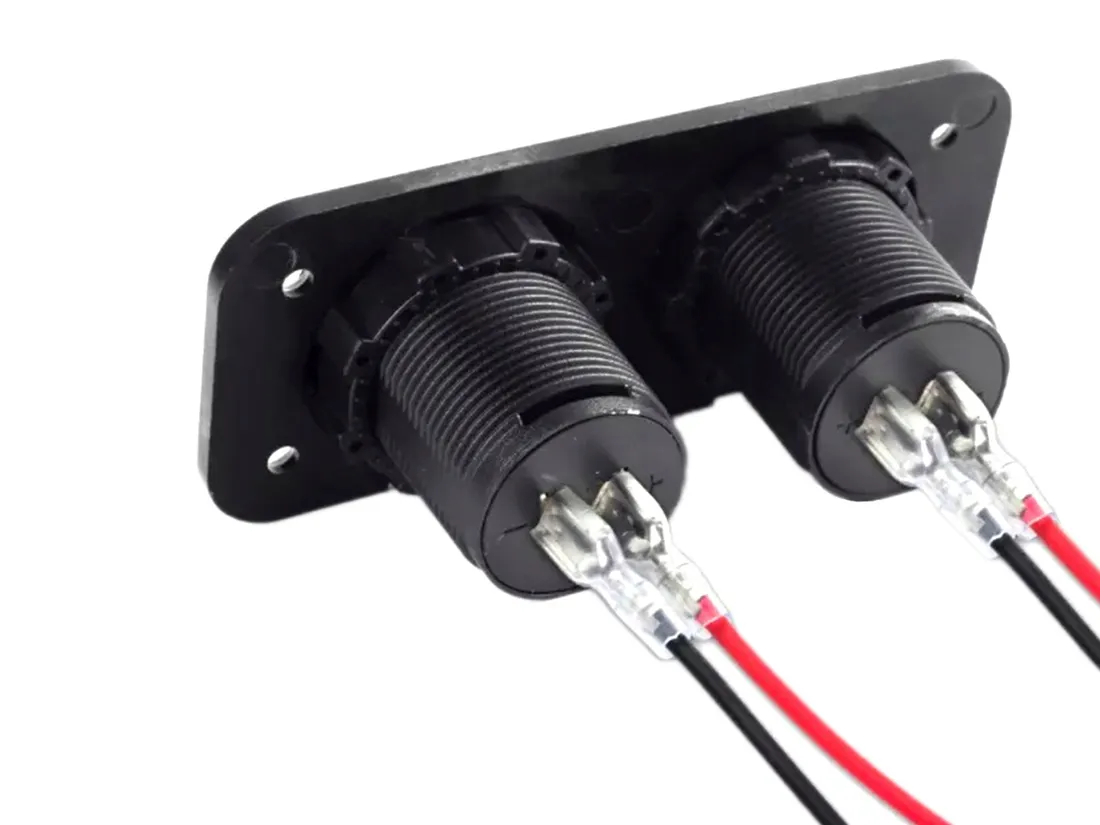 ladowarka-woltomierz-2x-usb-2a-panel-auto