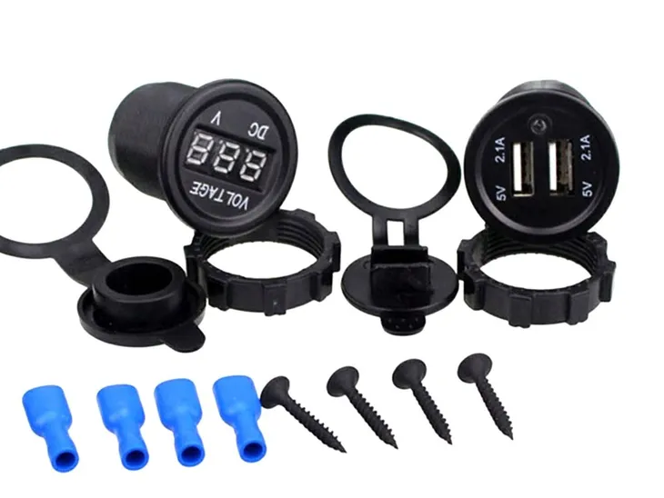 ladowarka-woltomierz-2x-usb-2a-panel-auto-producent-aptel-stan-nowy