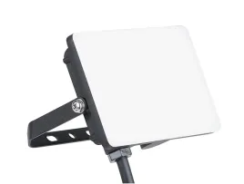 oswietlenie-led-20w-5000k-przed-magazyn-ip65