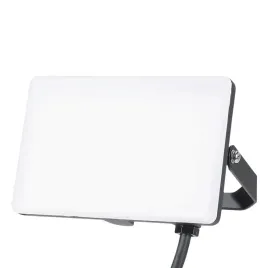 lampa-led-30w-5000k-wydajna-oswietlenie-magazynu-garazu-podworka-placu