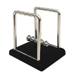 wahadlo-kulki-newtona-gadzet-na-biurko