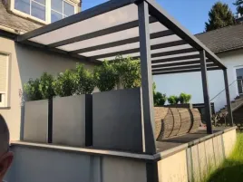 tania-pergola-sky-fit-dach-poliweglan-komorowy-mleczny-dymiony-900x250
