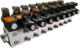 rozdzielacz-hydrauliczny-cetop-8-sekcji-60l-12v