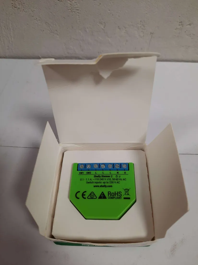 przelacznik-shelly-sciemniacz-2-wifi