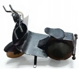 metalowa-miniatura-skutera-w-stylu-vintage