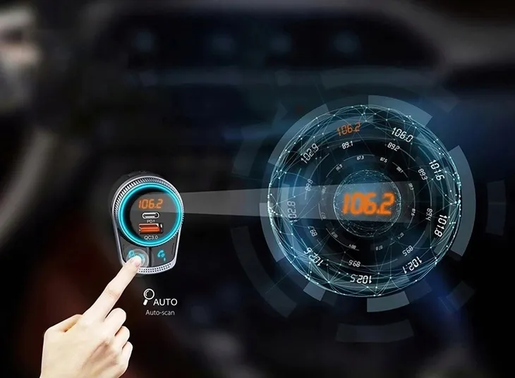 transmiter-feegar-q300-pro-cechy-dodatkowe-wbudowany-mikrofon-wyswietlacz