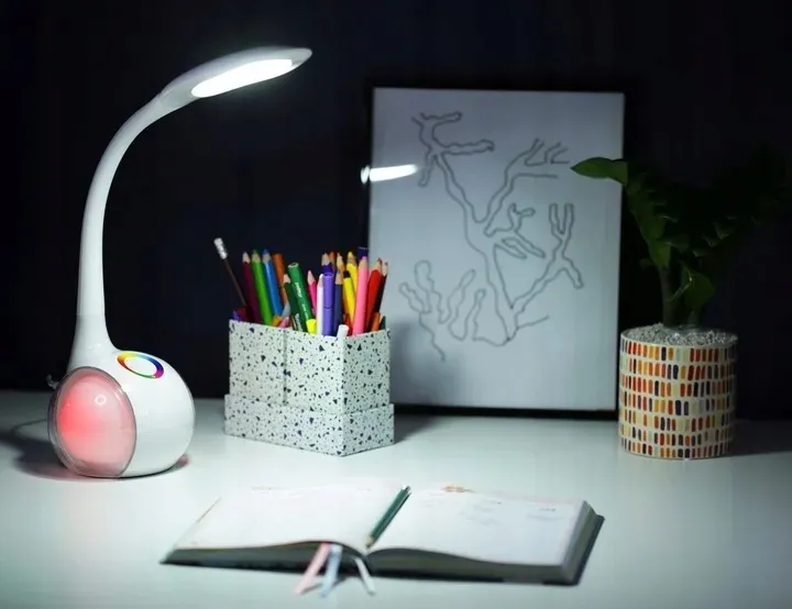 lampka-biurkowa-led-biurko-lampa-dla-dziecka-rgb-kolekcja-skandynawia