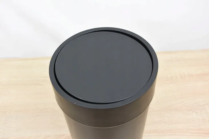 kosz-na-smieci-touch-czarny