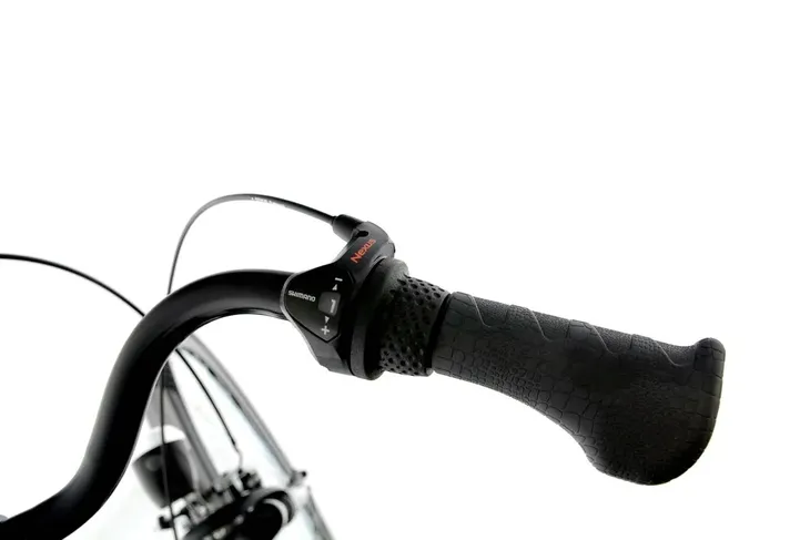 rower-28-kands-wenecja-3biegi-17-granat-polysk-wyposazenie-dodatkowe-bagaznik-blotniki-dzwonek-oslona-lancucha-oswietlenie-stopka