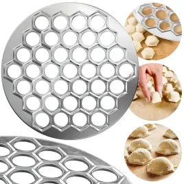 mocna-forma-metalowa-do-wykrawania-pierogow-uszek-ravioli-pielmieni-37-szt