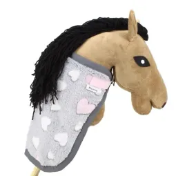 mustang-derka-polarowa-dla-hobby-horse-a3-a4-rozowe-serduszka