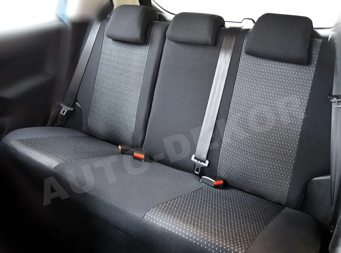 pokrowce-practic-skoda-fabia-1-2-1-stan-nowy