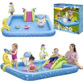 wodny-plac-zabaw-dla-dzieci-basen-zjezdzalnia