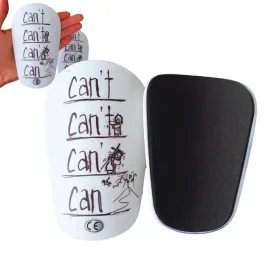 ochraniacze-pilkarskie-mini-na-golen-male-nagolenniki-z-napisami-xs