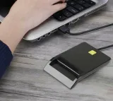zblizeniowy-czytnik-inteligentnych-usb-chip-e-dowodu-model-czytnik-usb-smartcard-model-uniwersalny