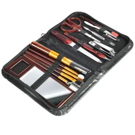 zestaw-manicure-pedicure-do-paznokci-etui-13-elementow