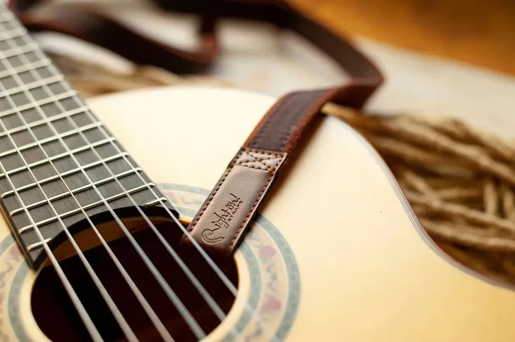 righton-steady-classical-hook-brown-pas-gitarowy-kod-producenta-ch351