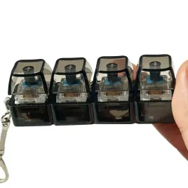 brelok-kliker-maly-led-rgb-gadzet-wielka-satysfakcja