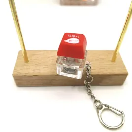 brelok-do-kluczy-antystres-kliker-led-klawisz-rgb-swiecacy-super-prezent