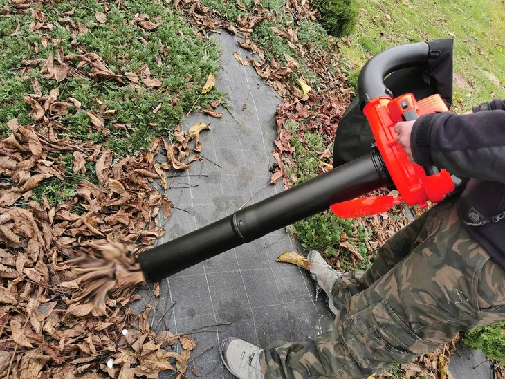 dmuchawa-spalinowe-berhard-45-kg-waga-narzedzia-4-5-kg