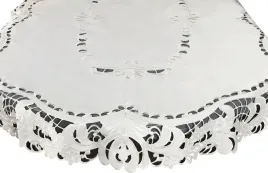 obrus-na-stol-110x160-bialy-dekoracyjny-kwiaty