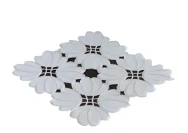 serwetka-ozdobna-25x25-biala-dekoracyjna-z-haftem