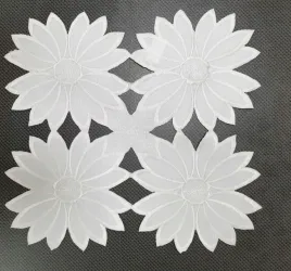 serwetka-ozdobna-30x30-biala-dekoracyjna-z-haftem
