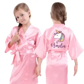 szlafrok-satynowy-dzieciecy-rozowy-na-prezent-urodziny-unicorn-imie-wzory