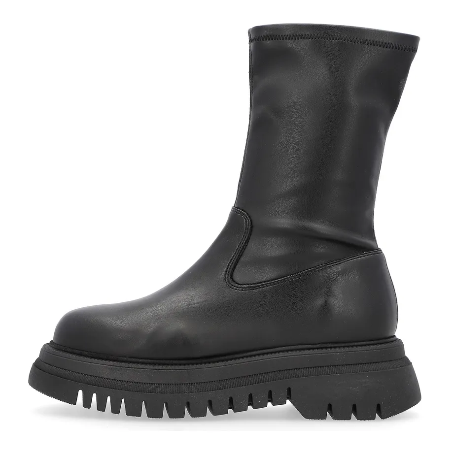 pavement-skora-botki-kozaki-41