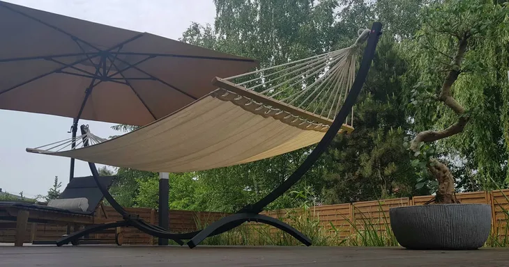 hamak-ze-stelazem-ogrodowy-brazylijski-lozko-lezak-wiszacy-kokon-lezanka-stan-nowy-szerokosc-produktu-100-cm
