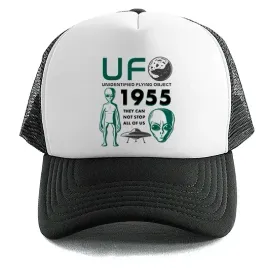 czapka-czarna-z-daszkiem-na-prezent-dla-fana-kosmosu-ufo-wzory