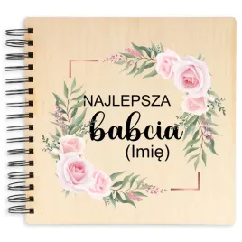 album-drewniany-22x22-cm-czarne-strony-najlepsza-babcia-imie-wzory