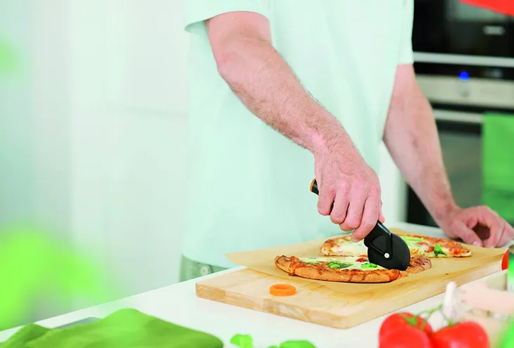 fiskars-noz-do-pizzy-radelko-1019533-przeznaczenie-do-pizzy