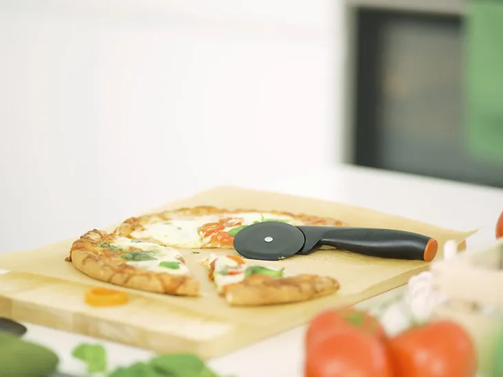 fiskars-noz-do-pizzy-radelko-1019533-stan-nowy-przeznaczenie-do-pizzy