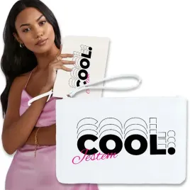 torebka-elegancka-biala-kopertowka-jestem-cool-wz