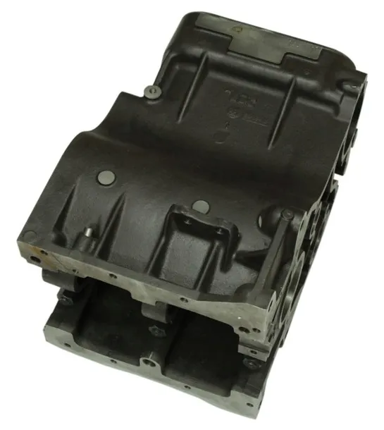blok-kadlub-silnika-c-330-waga-z-opakowaniem-30-kg-stan-nowy