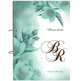 drewniany-album-boho-na-zdjecia-prezent-inicjaly