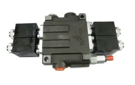 rozdzielacz-hydrauliczny-dwusekcyjny-sterowany-elektrycznie-50l