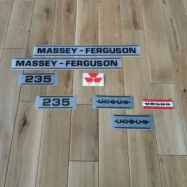 naklejki-ursus-mf-235-z-ursusami-na-boki-maski-emblemat-napis-mf-235-mf-235